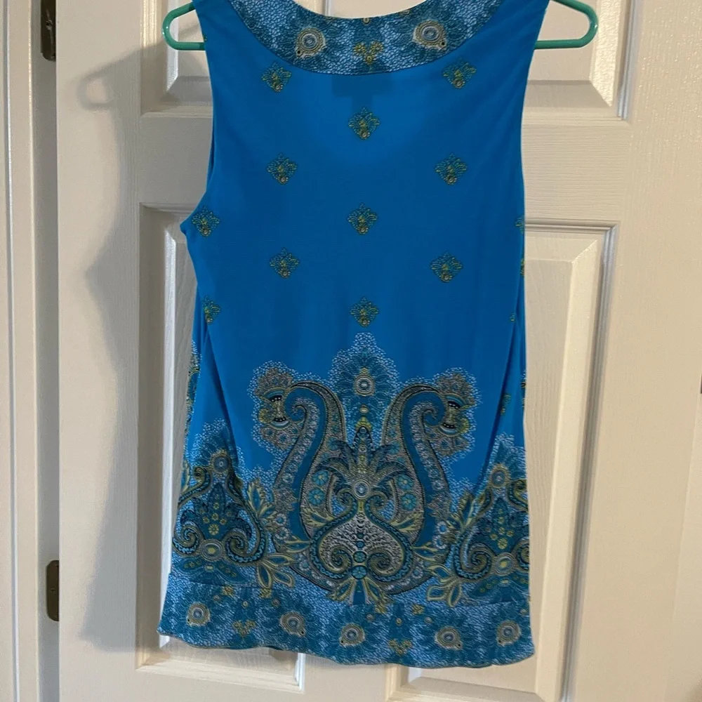 Beautiful top, looks great under a jacket or on its own. 100% nylon size Medium - Picture 2 of 4